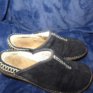 UGG Women's Slides Mule Shoes Black Suede Leather Slip On Shearling Lined Size 9